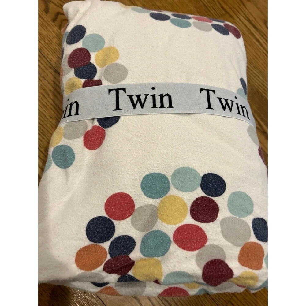 Twin Dot Duvet, Dots